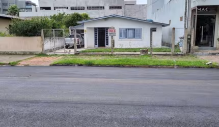 Casa para Venda em Torres, Centro, 3 dormitórios, 2 banheiros, 1 vaga