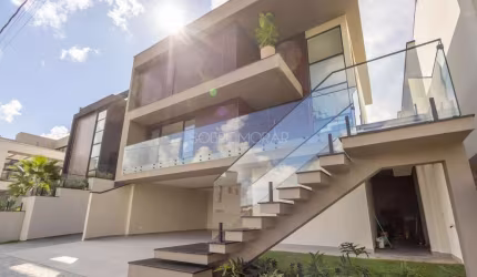 Casa de 265m² próxima ao parque Tingui