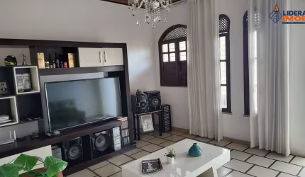 Casa residencial para Venda em rua Pública no bairro Olhos D'água, Feira de Santana 3 quartos, 1 sala, 1 banheiro, 3 vagas . 270,00 m²