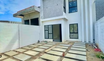 Casa Duplex residencial para Venda em rua Pública no Parque Ipê, Feira de Santana, 3 quartos, 1 sala, 1 banheiro, 2 vagas, 150m²área total.