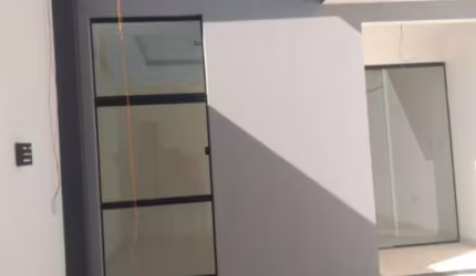 Casa residencial para Venda em rua pública, Conceição, Feira de Santana, 3 quartos, 1 suíte, 1 sala, 1 banheiro, 2 vagas, 125m² área total.