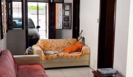 Casa residencial para Venda em rua pública, São João, Feira de Santana, 3 quartos, 1 suíte, 3 salas, 1 banheiro, 1 vaga, 168m² área total.