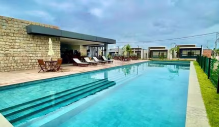 Casa residencial para Venda em condominio fechado, Sim, Feira de Santana, 3 quartos, 1 suíte, 1 sala, 2 banheiros, 2 vagas, 90m² área total.