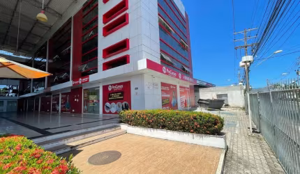 Loja comercial para Venda no Empresarial Torres Business, Recreio Ipitanga, Lauro de Freitas, 1 sala, 68m² área total.