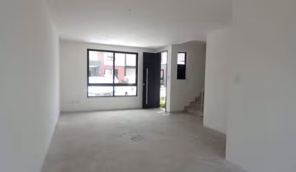 Casa residencial para Venda no Condomínio London Ville, Sim, Feira de Santana, 3 quartos, 1 suíte, 1 sala, 2 banheiros, 3 vagas, 144m² área total.