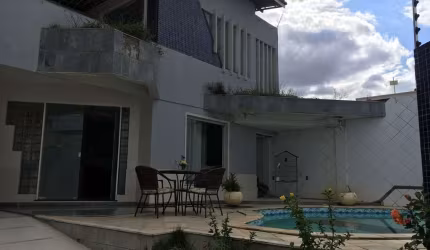 Casa residencial para Venda em rua Pública no Conjunto ACM, Feira de Santana, 5 quartos sendo 1 suíte, 1 sala, 3 banheiros, 4 vagas