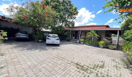 Casa residencial para Locação em rua pública, Novo Horizonte, Feira de Santana, 4 quartos, 1 suíte, 2 salas, 2 banheiros, 5 vagas, 300m² área total.