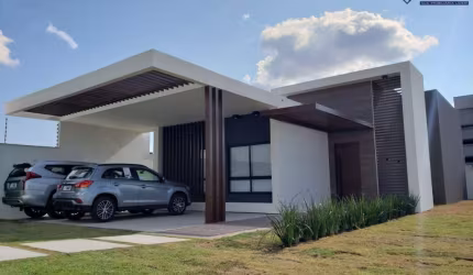 Casa no Sim, pronta para morar, para Venda, 3 Suítes, Garagem para 3 Carros, Lavabo, Cond Lantai, em Feira de Santana, Área Total 230 m².