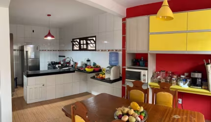Casa no Morada das Árvores, no Campo Limpo, 4 Quartos, Suítes, Armários Planejados, Área Gourmet, Garagem Coberta, para Venda, em Feira