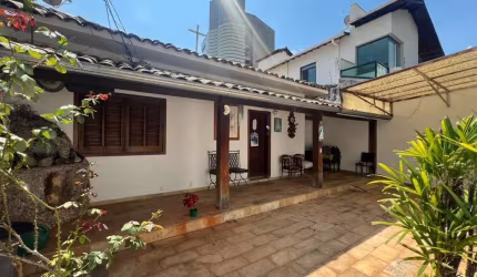Casa com 4 quartos à venda na Rua Itapemirim, 368, Serra, Belo Horizonte por R$ 999.000