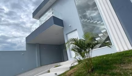Sobrado Imponente com Fino Acabamento – Rua Aldo Bonadei