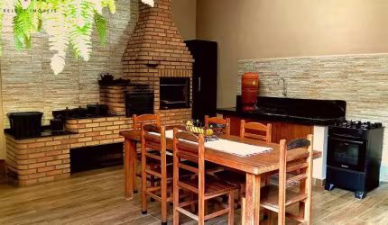 Sobrado- Bosque dos Ipês- 3 dormitórios (1 suíte)- 204m²