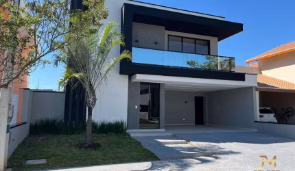 Casa à venda | 3 Quartos | 3 Suítes com Closet  | 4 Banheiros | 300m² | 4 Vagas