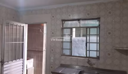 Casa com 1 dormitório para alugar por R$ 1.040,00 - Vila Olinda - São Paulo/SP