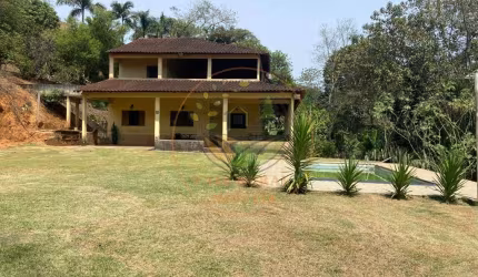 LINDA CHÁCARA COM PISCINA E NASCENTE EM MONTEIRO LOBATO - CH00212