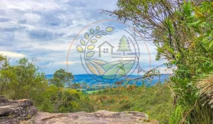 BELÍSSIMA FAZENDA COM CACHOEIRA E NASCENTE EM CARRANCAS - FA00107