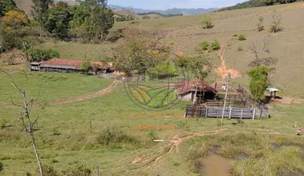 INCRÍVEL SITIO LOCALIZADO EM RESENDE RJ COM NASCENTE, CURRAL E PASTO FORMADO A 16 KM DA CIDADE! ST00110