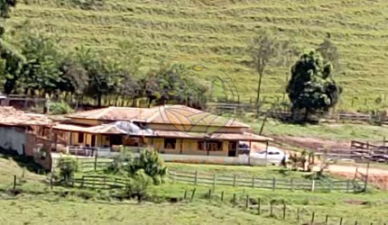 MARAVILHOSO SÍTIO EM RESENDE RJ COM LAGO, NASCENTE, PASTO E MUITO MAIS! ST00100