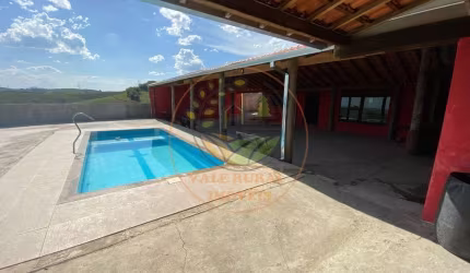 EXCELENTE CHÁCARA NA ZONA NORTE DE SJC COM PISCINA! CH00172