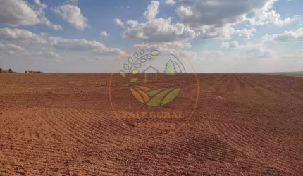 MARAVILHOSA FAZENDA DE 2.300 HECTARES, RICA EM ÁGUA E MUITA ÁREA DE LAVOURA! FA00062