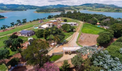 LOTE EM EXCELENTE CONDOMÍNIO COM ACESSO DIRETO À REPRESA - JOANOPOLIS! TE00021