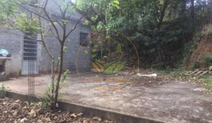 EXCELENTE  CHÁCARA EM CONDOMÍNIO, COM 2.609 M², POÇO ARTESIANO E POMAR! CH00140
