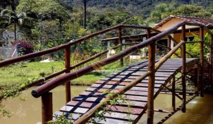 EXCELENTE CHÁCARA NO SUL DE MINAS, ESCRITURADA, COM POMAR E RICA EM ÁGUAS! CH00059