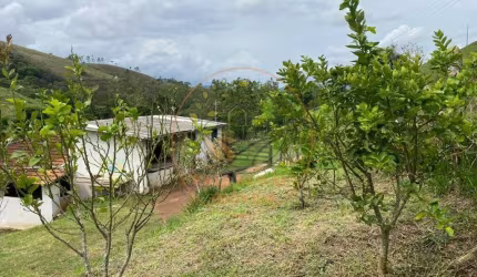 SITIO DE 51 HECTARES COM NASCENTE EM BOM JARDIM DE MINAS - MG  ST00222
