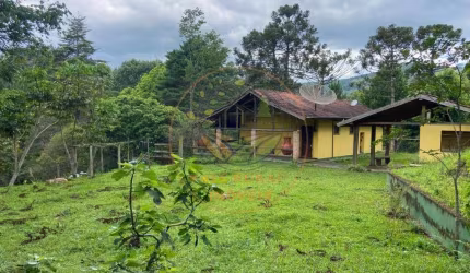 SITIO DE 7 ALQUEIRES, COM CACHOEIRA EM SAPUCAI MIRIM - MG  ST00226