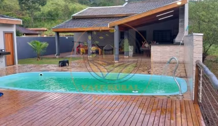 EXCELENTE! MARAVILHOSA CHÁCARA CCOM PISCINA EM MONTEIRO LOBATO- SP  CH00339
