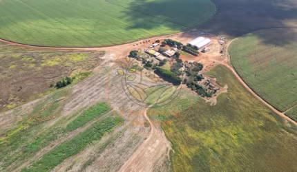FAZENDA COM 727,68 ALQUEIRES COM PIVOS NA REGIÃO SUL DE GOIÁS  FA00232