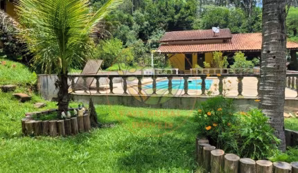 CHÁCARA COM PISCINA E 3 CASAS EM JAMBEIRO - CH00349