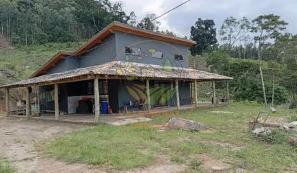 EXCELENTE! MARAVILHOSO SITIO COM 2 CASAS EM SÃO LUIS DO PARAITINGA - SP  ST00237