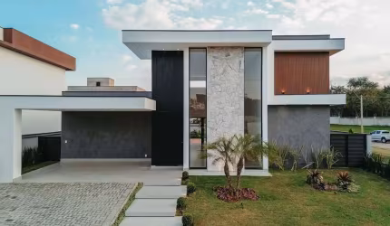 Casa à venda no Condomínio Portal dos Bandeirantes em Salto/SP.