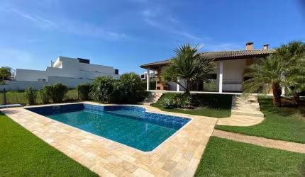 Casa à Venda no Condomínio Palmeiras Imperiais em Salto/SP.