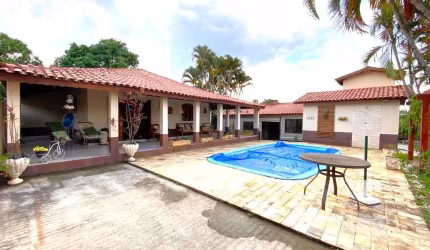 Casa à Venda no Condomínio Zuleika Jabour - Salto/SP.