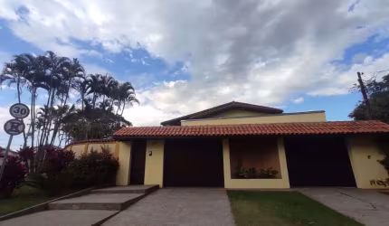 Casa à Venda no Condomínio Zuleika Jabour - Salto/SP.