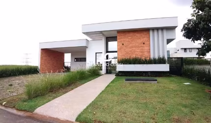 Casa à Venda no Condomínio Villas do Golf - Itu/SP