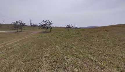Terreno à Venda no Condomínio Campos de Santo Antônio II em Itu/SP