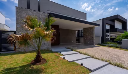 Casa à venda no Condomínio Portal dos Bandeirantes em Salto/SP.