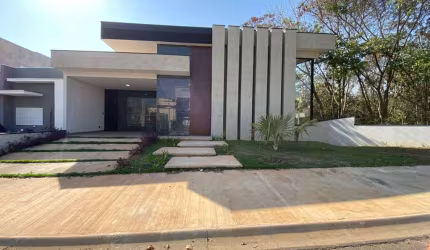 Casa à Venda no Condomínio Guarujá, Salto/SP