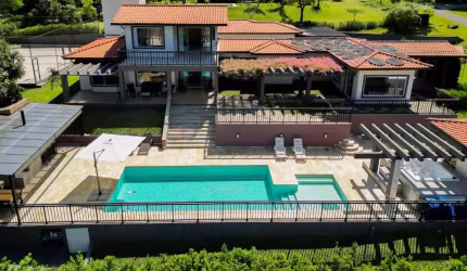 Casa à Venda no Condomínio Moradas São Luiz, Salto/SP