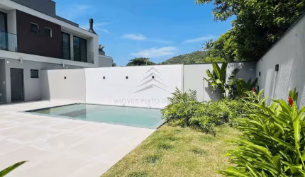 Casa com 3 quartos à venda na Neusa Goncalves Mendes, 10, Vila Nova, Porto Belo por R$ 2.190.000