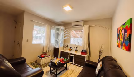 Casa com 3 quartos à venda na Morro do Sol, 140, Centro, Porto Belo por R$ 1.908.000