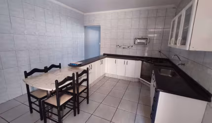 Venda ou locação! Casa com 2 quartos, 2 vagas e pronta para morar – Oportunidade em Piracicaba!