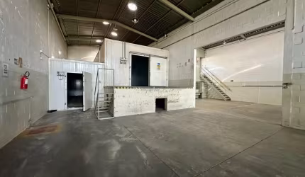 Galpão c/ Doca e 2 Câmaras Frias 400m² para locação, Paulista, Piracicaba, SP