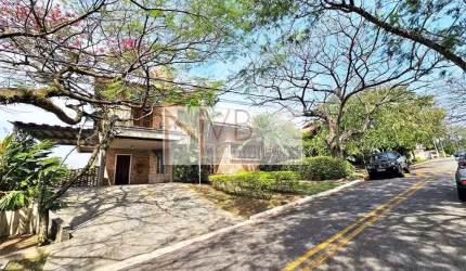 Casa em Jardim do Golf I, Jandira: 351m², 4 dormitórios, 3 suítes, 4 banheiros. Venda por R$ 1.700.000. Confira!