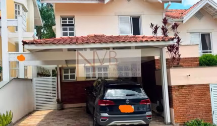 Casa no Villagio da Granja: 4 Dormitórios com piscina!