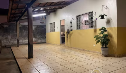 Casa com 3 quartos à venda na Rua E01, 0001, Vila Lucy, Goiânia por R$ 670.000