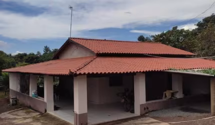 Chácara / sítio com 3 quartos à venda na Alfredo Nascer, 2, Centro, Aragoiânia por R$ 450.000